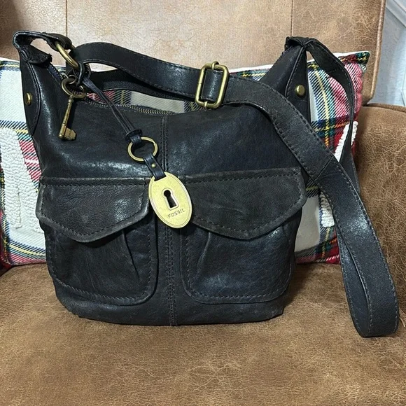 Fossil Long Live Vintage 90s black leather shoulder bag with signature hang tags - Picture 1 of 9